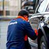 Technicien effectuant une assistance sur place à Paris